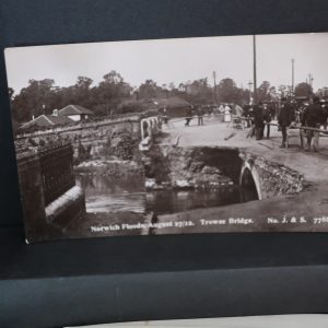postcards -Norfolk, Norwich floods Aug 1912 - Trowse Bridge