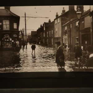 Postcards - Norfolk - Norwich Floods Aud 1912- Barn Road  and Westwick street