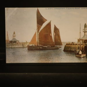 Postcards -  Fishing Industry  Norfolk/Suffolk-Lowestoft Fishing Boats coming in c.1915