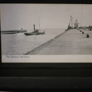 Postcards = Norfolk/Suffolk fishing industry "The Harbour Gorleston" c.1910